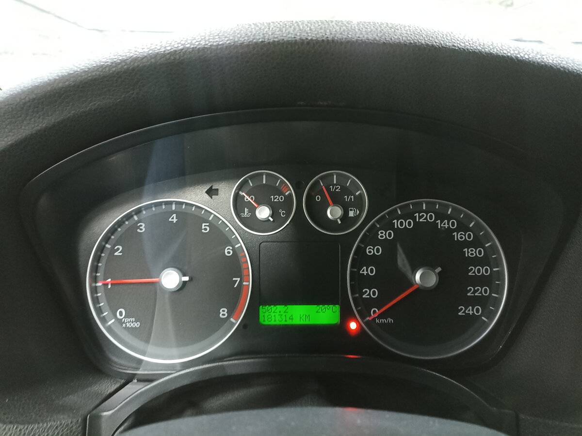 Ford Focus с пробегом — 2006 год. Фото: #12