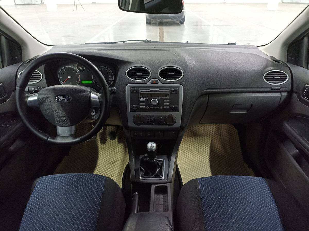 Ford Focus с пробегом — 2006 год. Фото: #13