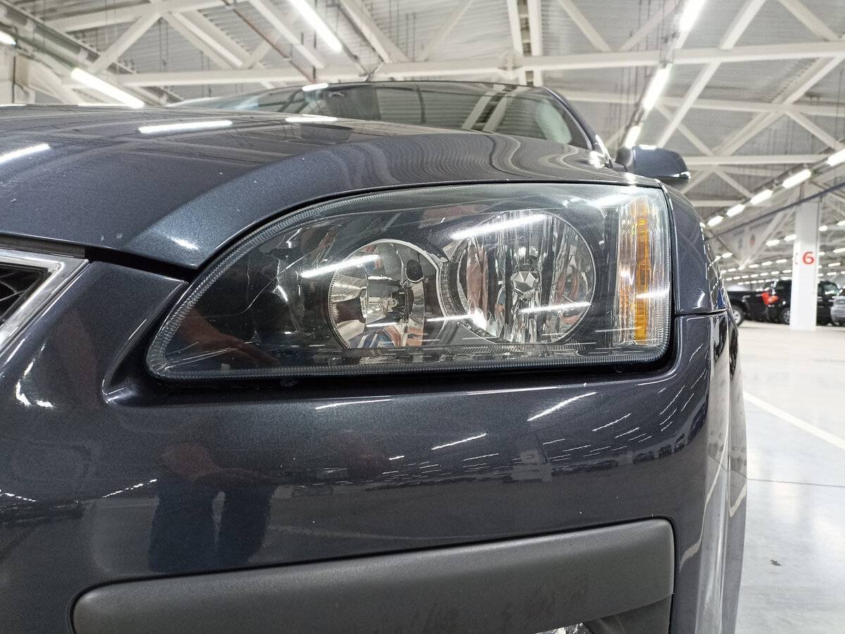 Ford Focus с пробегом — 2006 год. Фото: #16