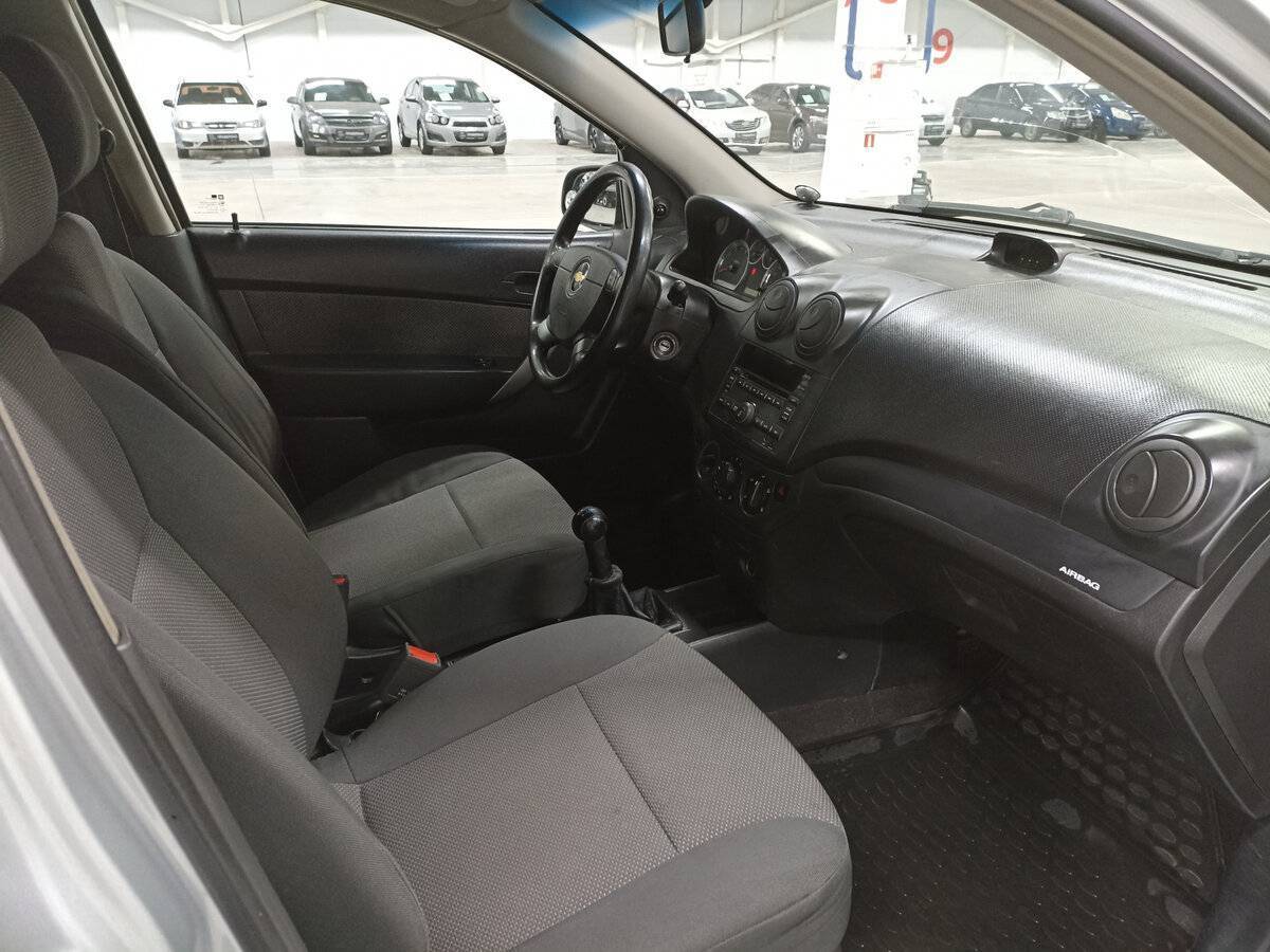 Chevrolet Aveo с пробегом — 2010 год. Фото: #10