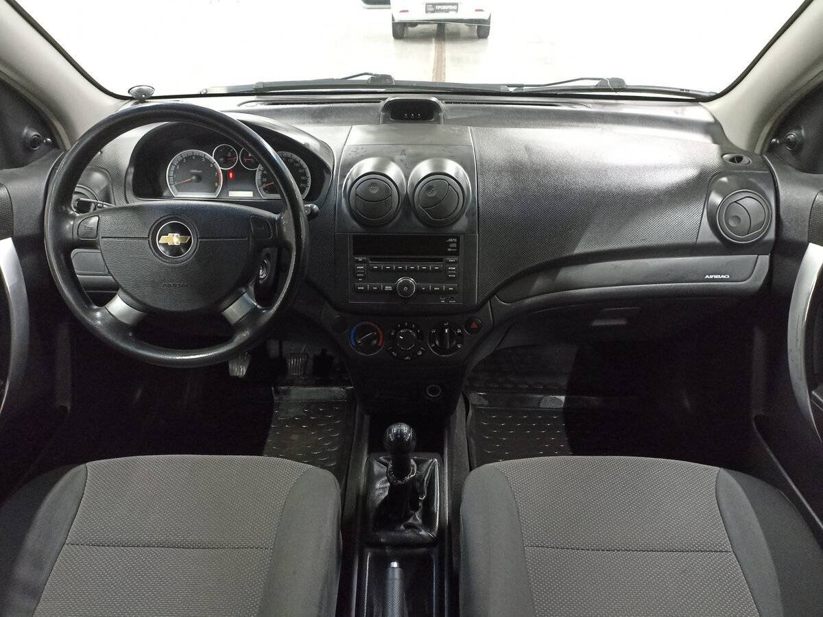 Chevrolet Aveo с пробегом — 2010 год. Фото: #13
