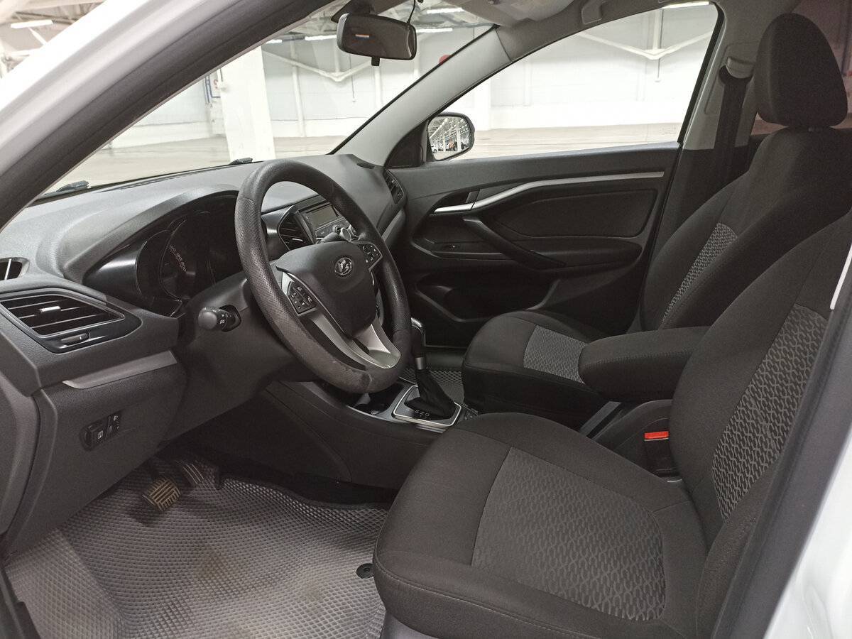 Lada (ВАЗ) Vesta с пробегом — 2020 год. Фото: #15