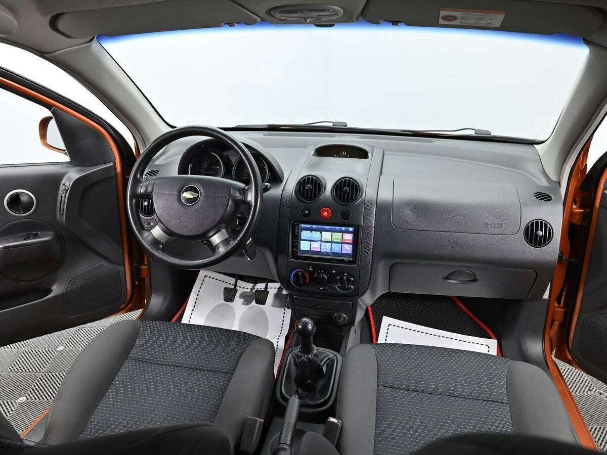 Chevrolet Aveo с пробегом — 2007 год. Фото: #9