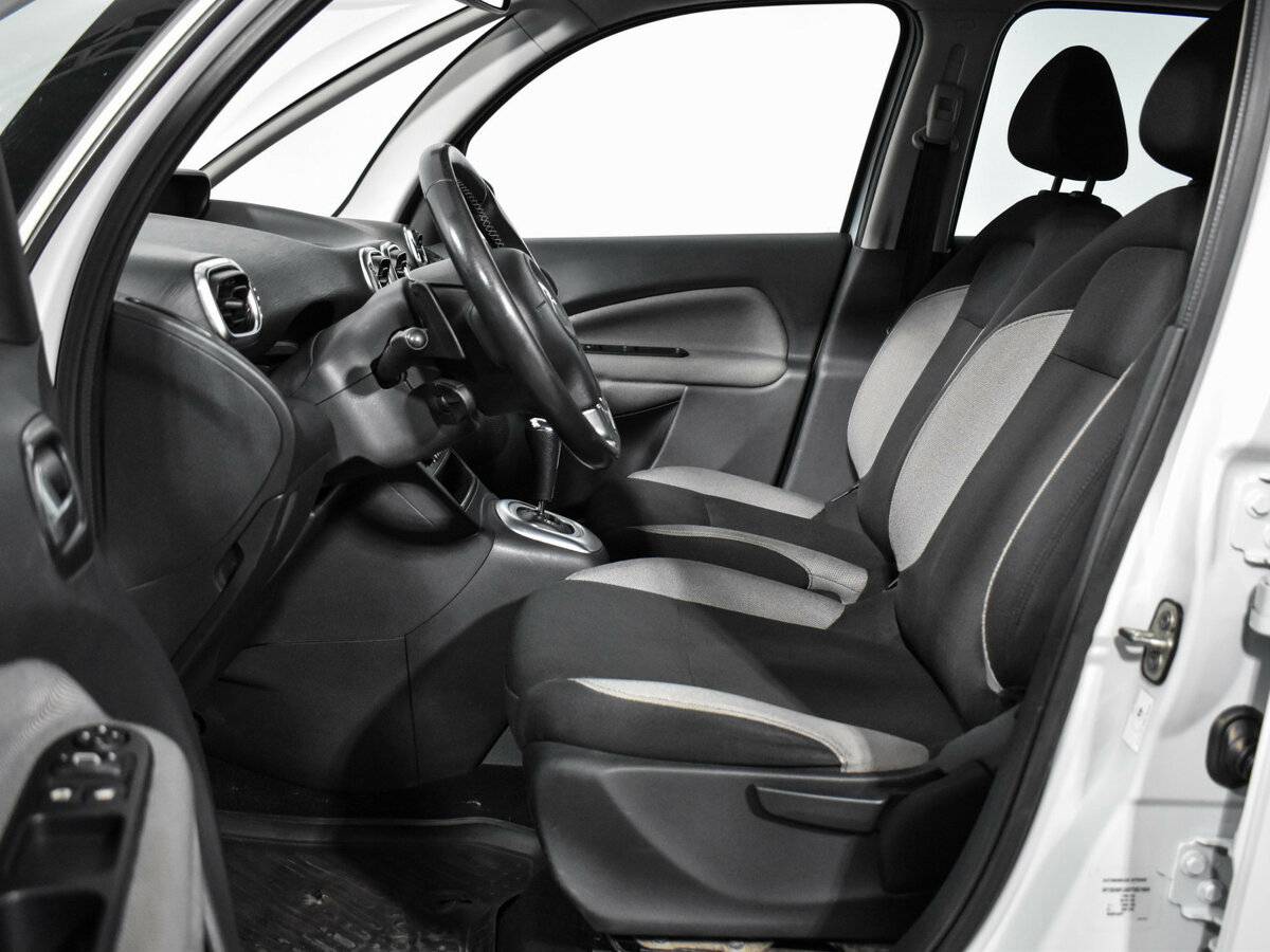 Citroen C3 Picasso с пробегом — 2013 год. Фото: #9