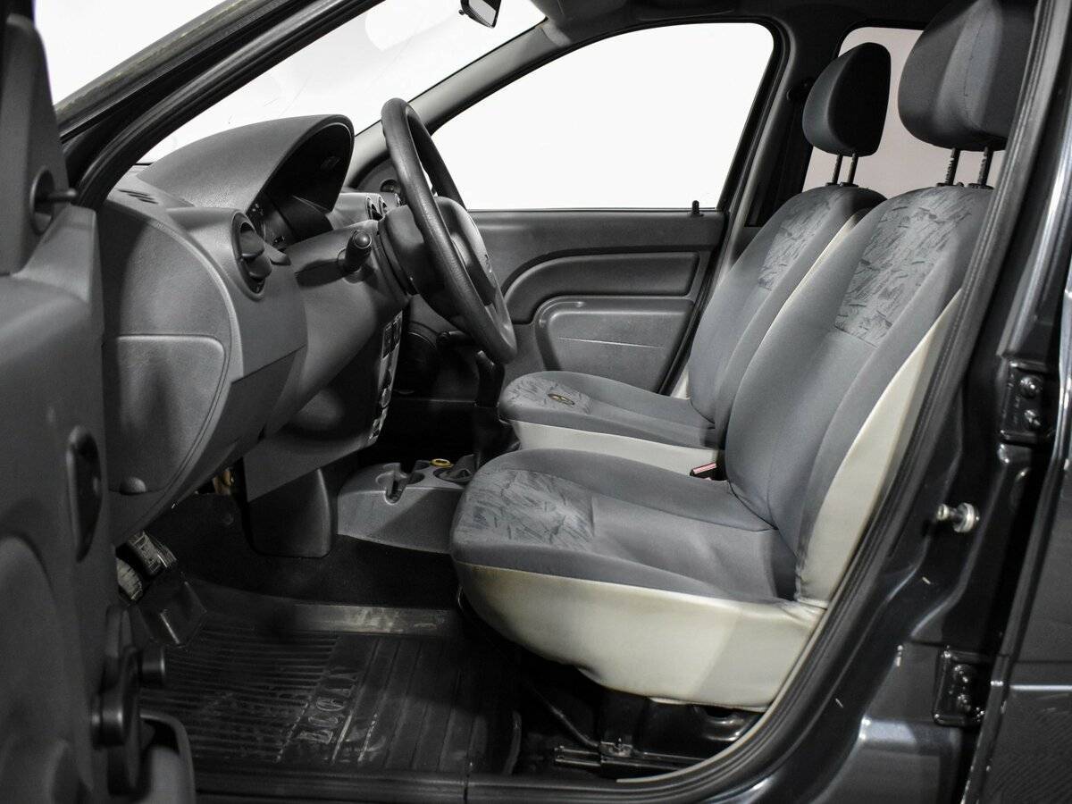 Renault Logan с пробегом — 2008 год. Фото: #10