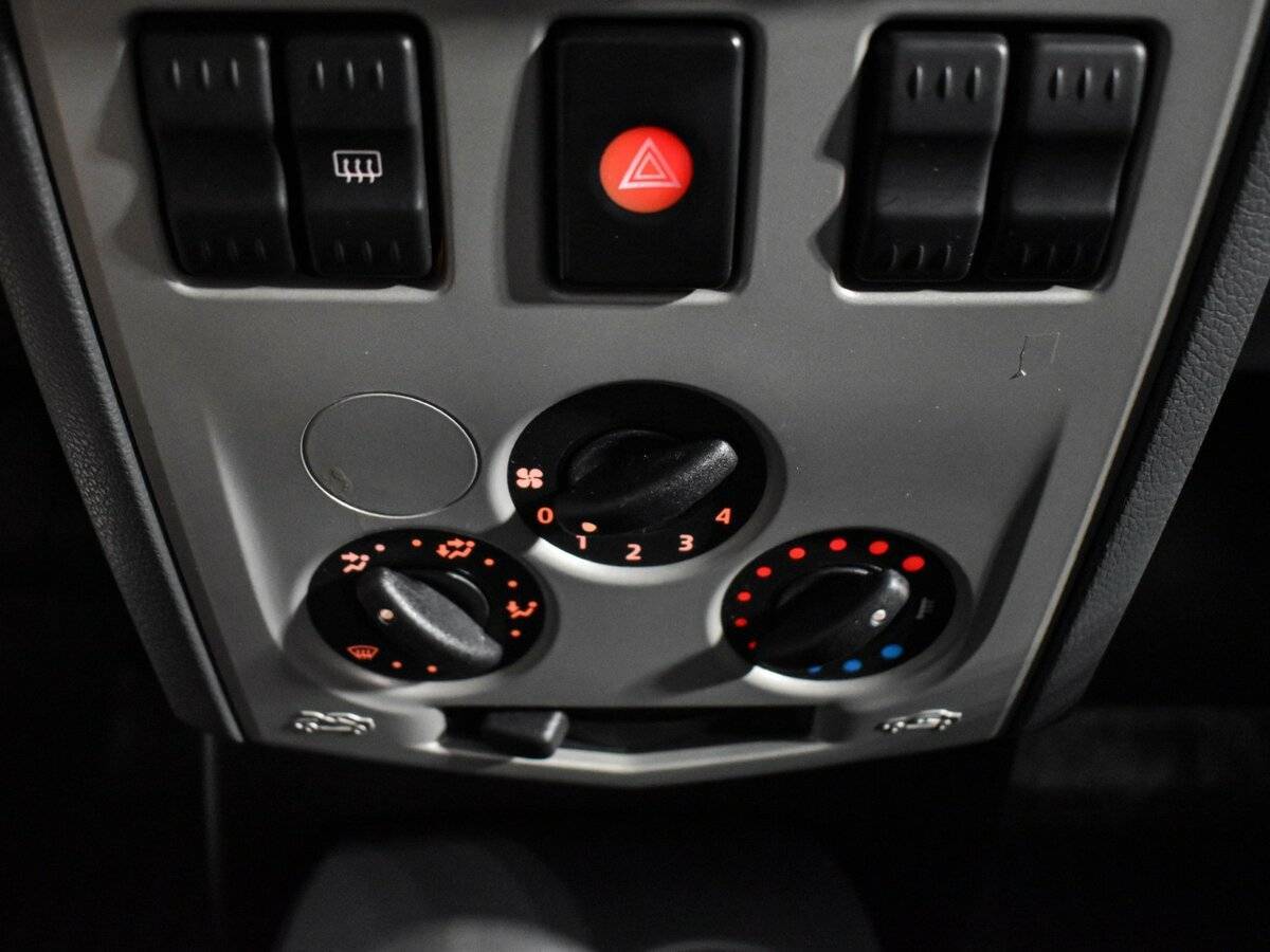 Renault Logan с пробегом — 2008 год. Фото: #15