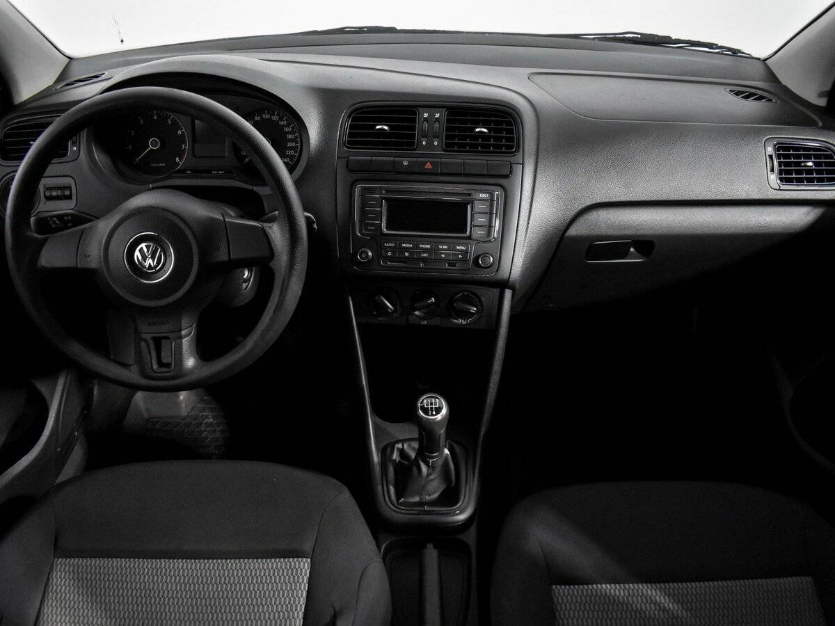 Volkswagen Polo с пробегом — 2010 год. Фото: #11
