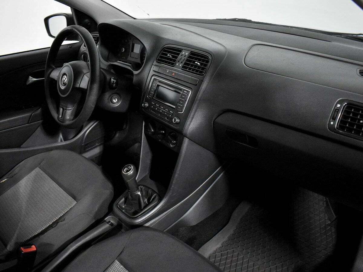 Volkswagen Polo с пробегом — 2010 год. Фото: #12