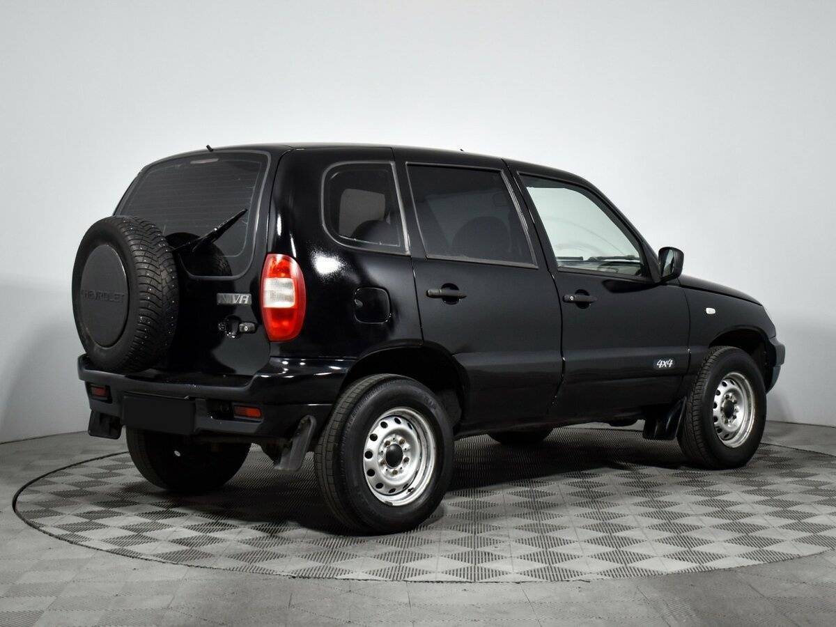 Chevrolet Niva с пробегом — 2005 год. Фото: #4