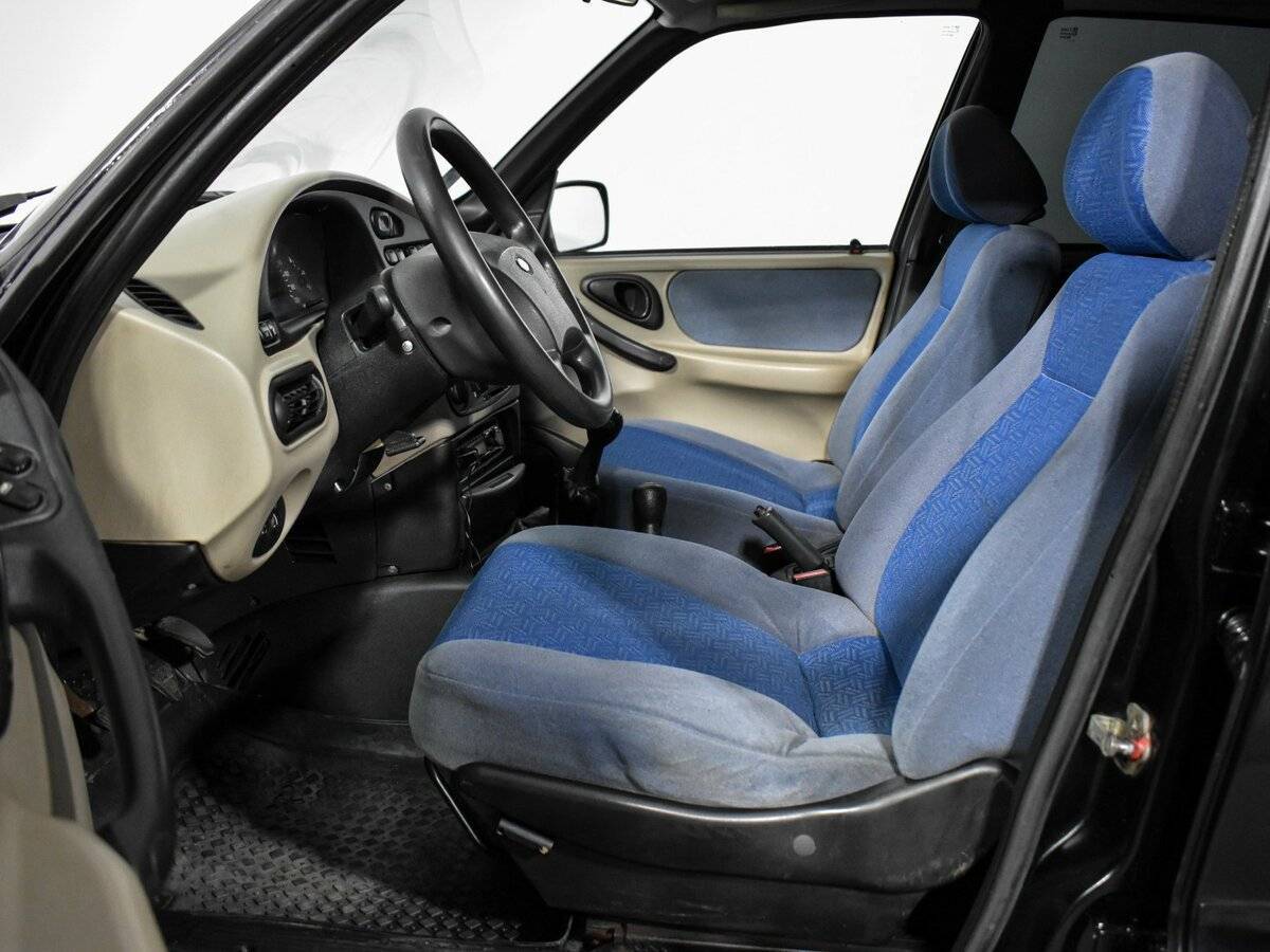 Chevrolet Niva с пробегом — 2005 год. Фото: #9