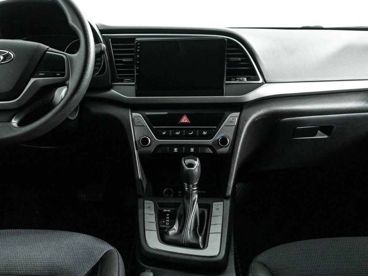 Hyundai Elantra с пробегом — 2016 год. Фото: #13
