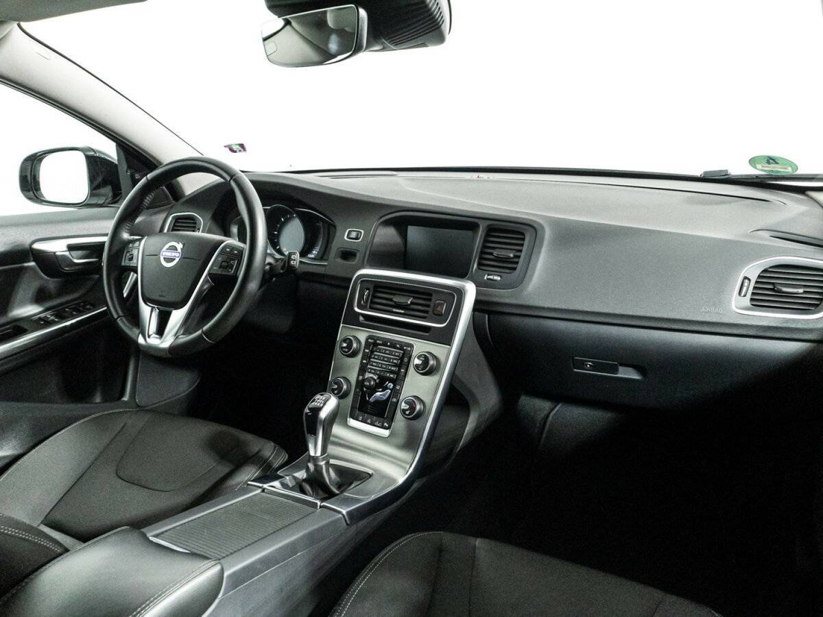 Volvo V60 Cross Country с пробегом — 2018 год. Фото: #8