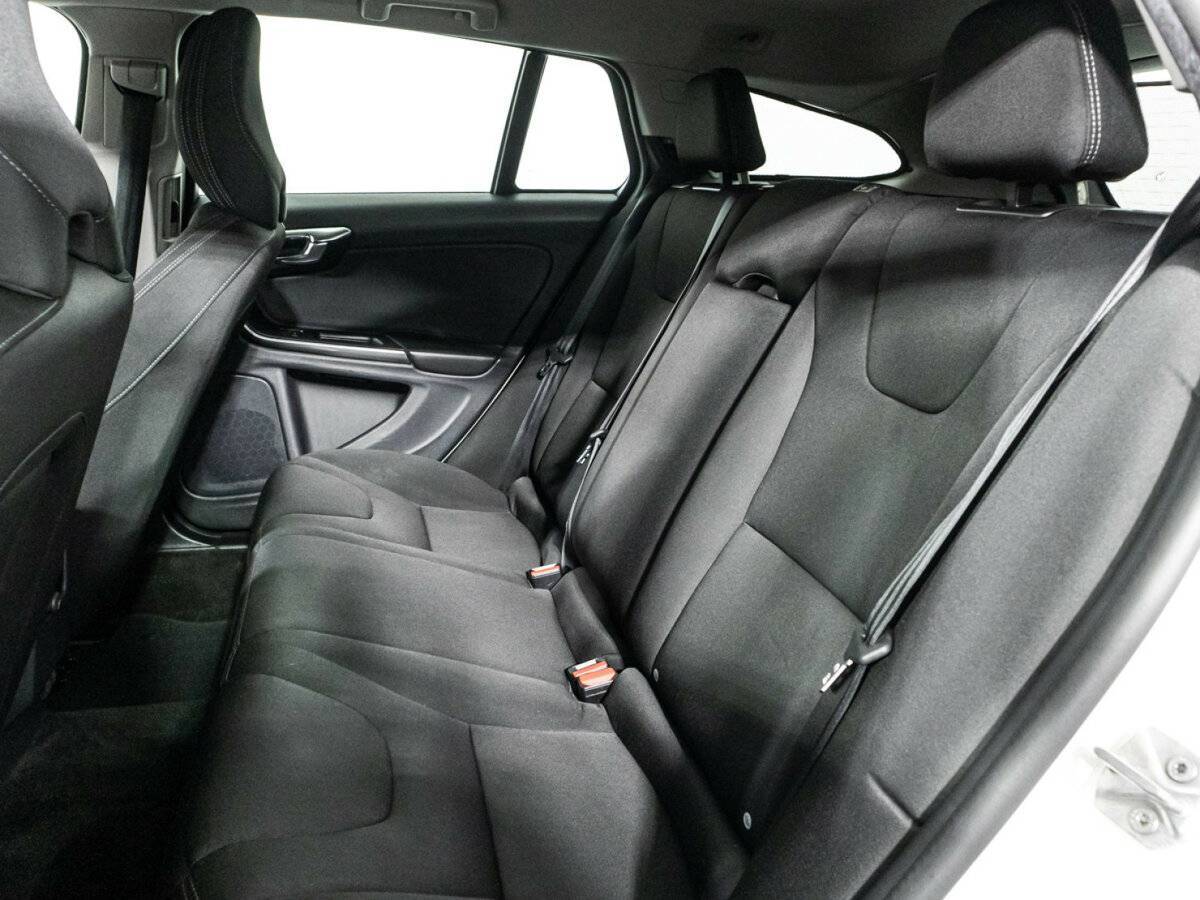 Volvo V60 Cross Country с пробегом — 2018 год. Фото: #9