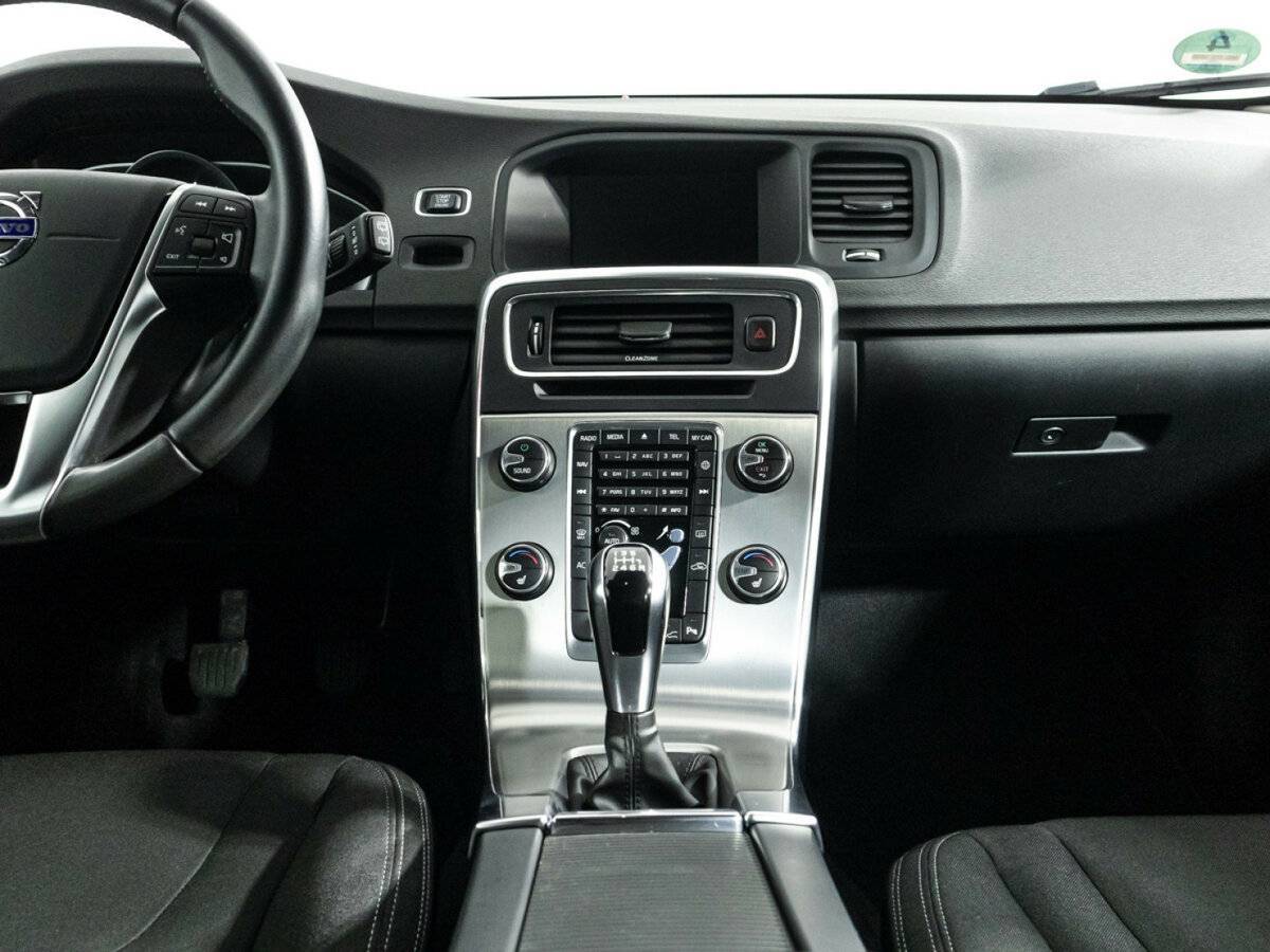 Volvo V60 Cross Country с пробегом — 2018 год. Фото: #13