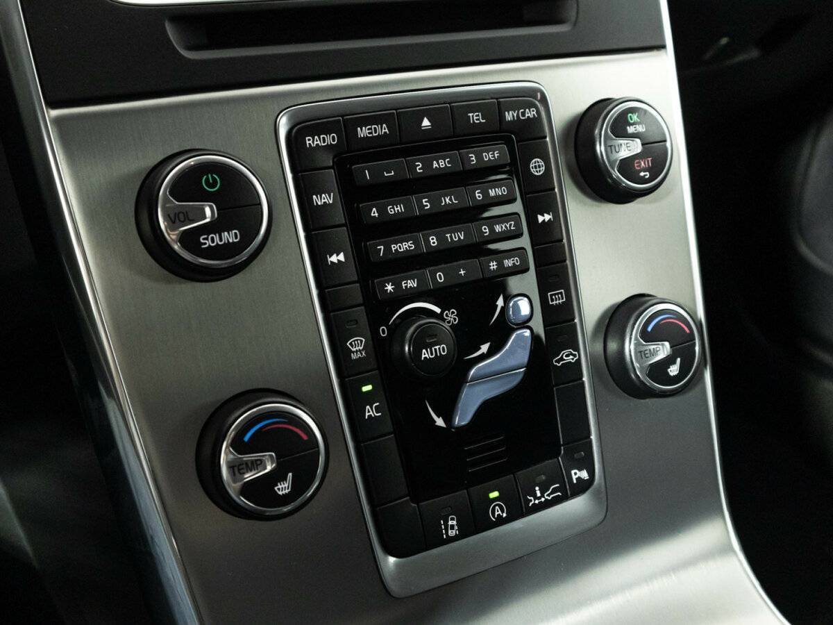 Volvo V60 Cross Country с пробегом — 2018 год. Фото: #17