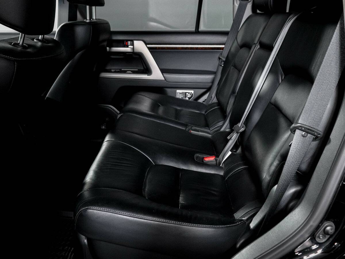 Toyota Land Cruiser с пробегом — 2011 год. Фото: #9