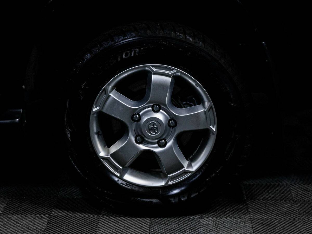 Toyota Land Cruiser с пробегом — 2011 год. Фото: #14