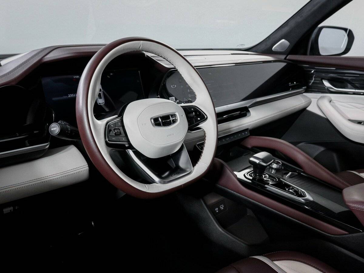 Geely Monjaro с пробегом — 2023 год. Фото: #13