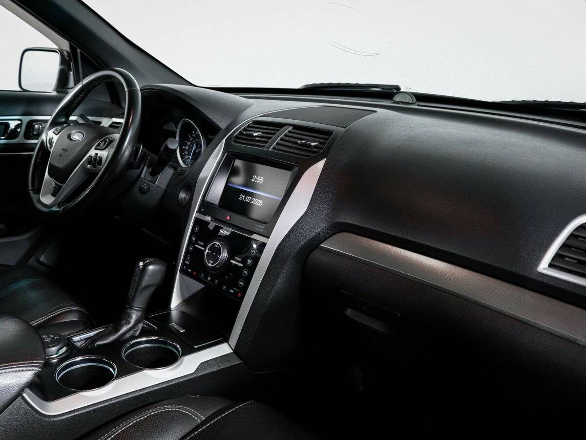 Ford Explorer с пробегом — 2013 год. Фото: #7