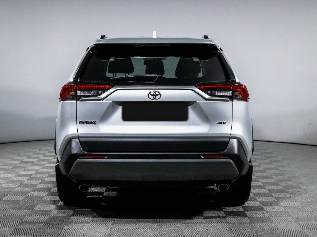 Toyota RAV4 с пробегом — 2021 год. Фото: #5