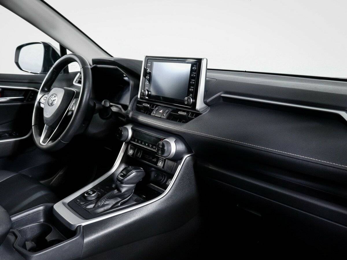 Toyota RAV4 с пробегом — 2021 год. Фото: #8