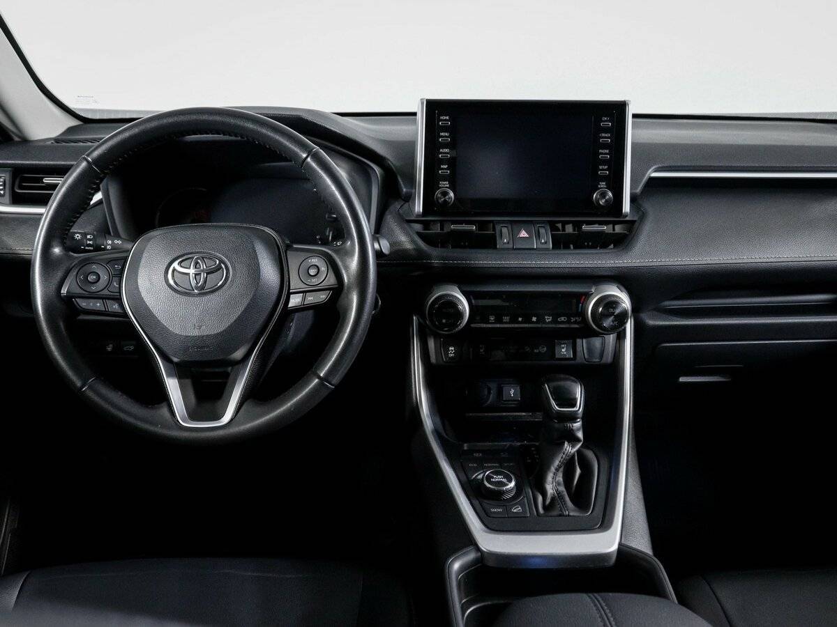 Toyota RAV4 с пробегом — 2021 год. Фото: #11