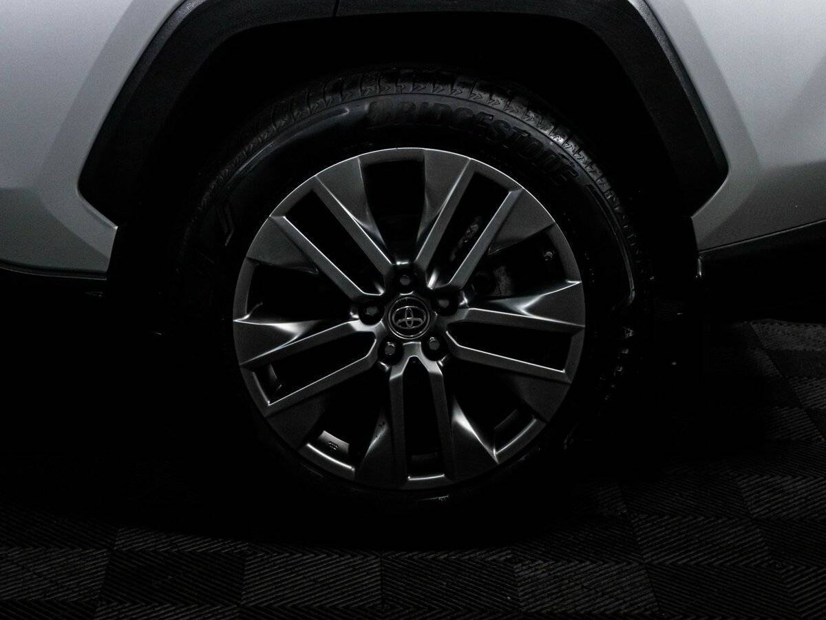Toyota RAV4 с пробегом — 2021 год. Фото: #14