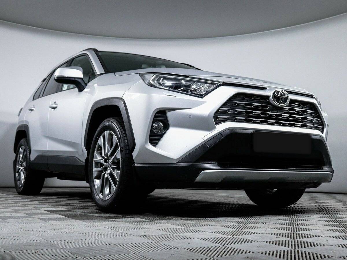 Toyota RAV4 с пробегом — 2021 год. Фото: #18