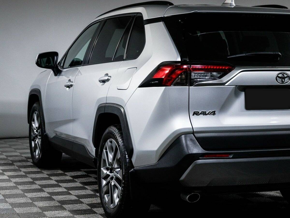Toyota RAV4 с пробегом — 2021 год. Фото: #19