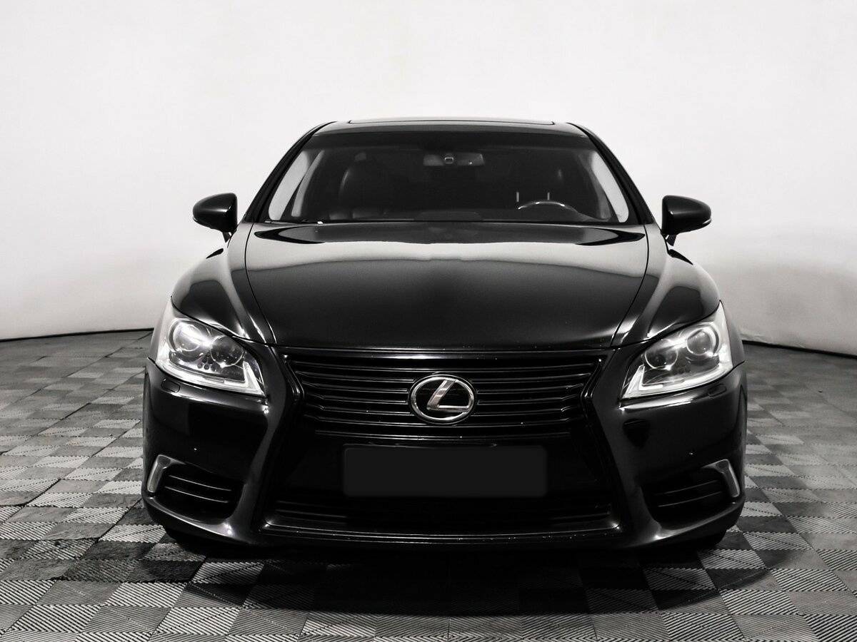 Lexus LS с пробегом — 2012 год. Фото: #1