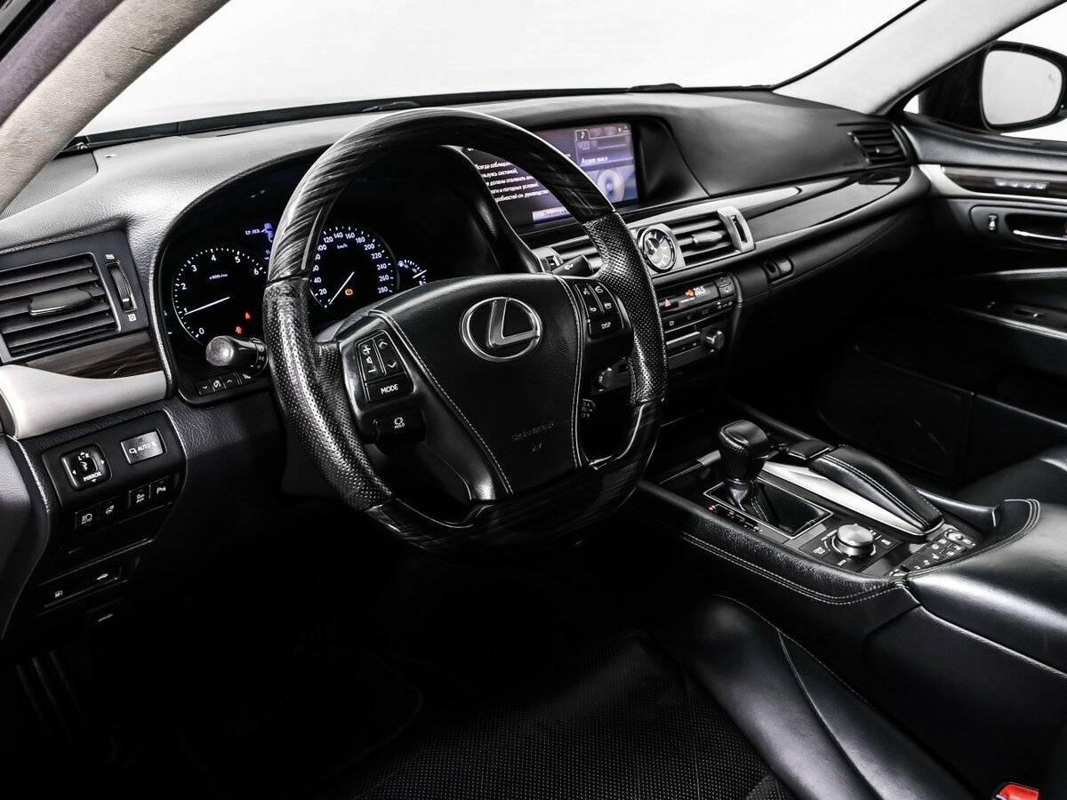 Lexus LS с пробегом — 2012 год. Фото: #11