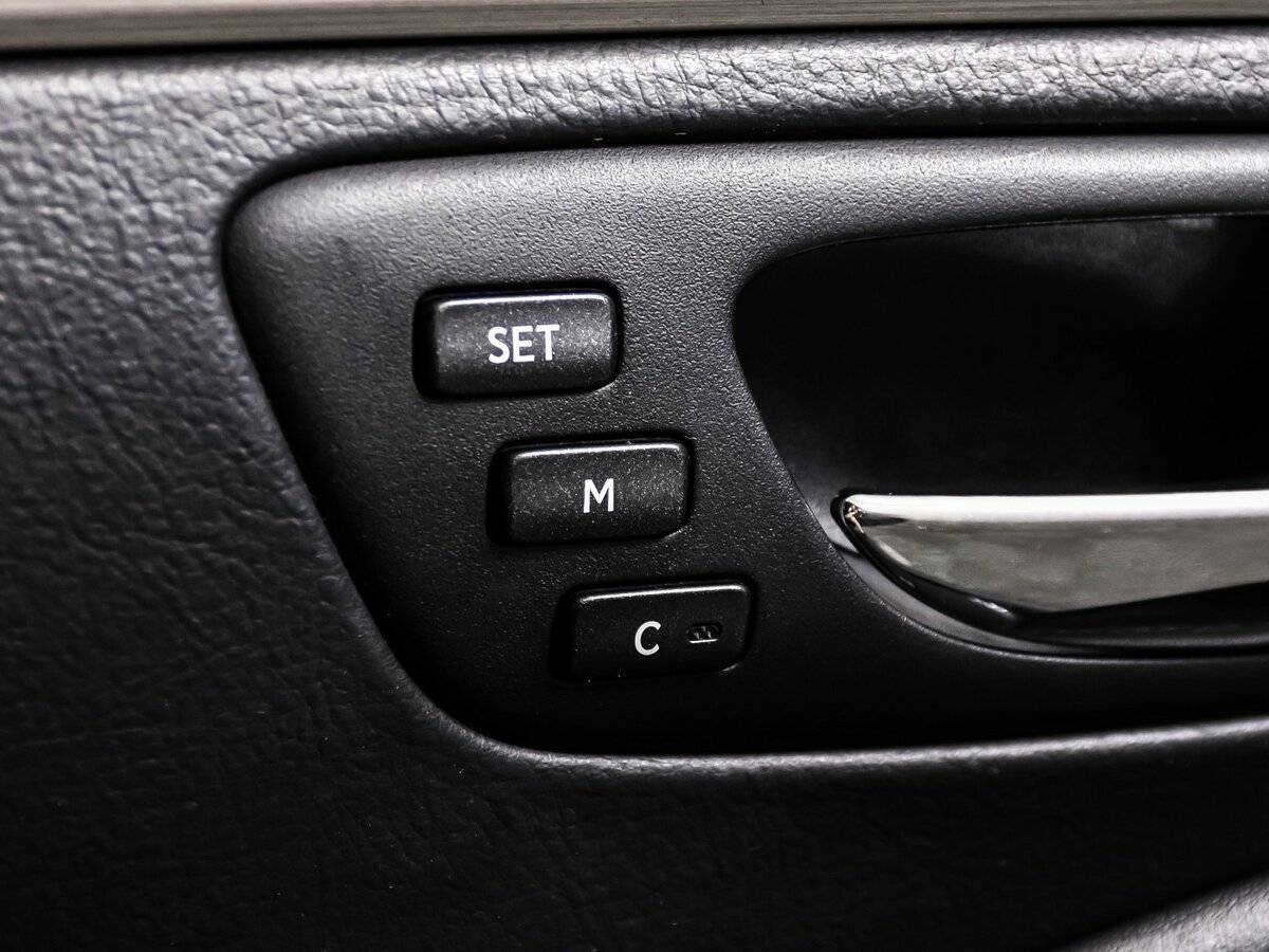 Lexus LS с пробегом — 2012 год. Фото: #15