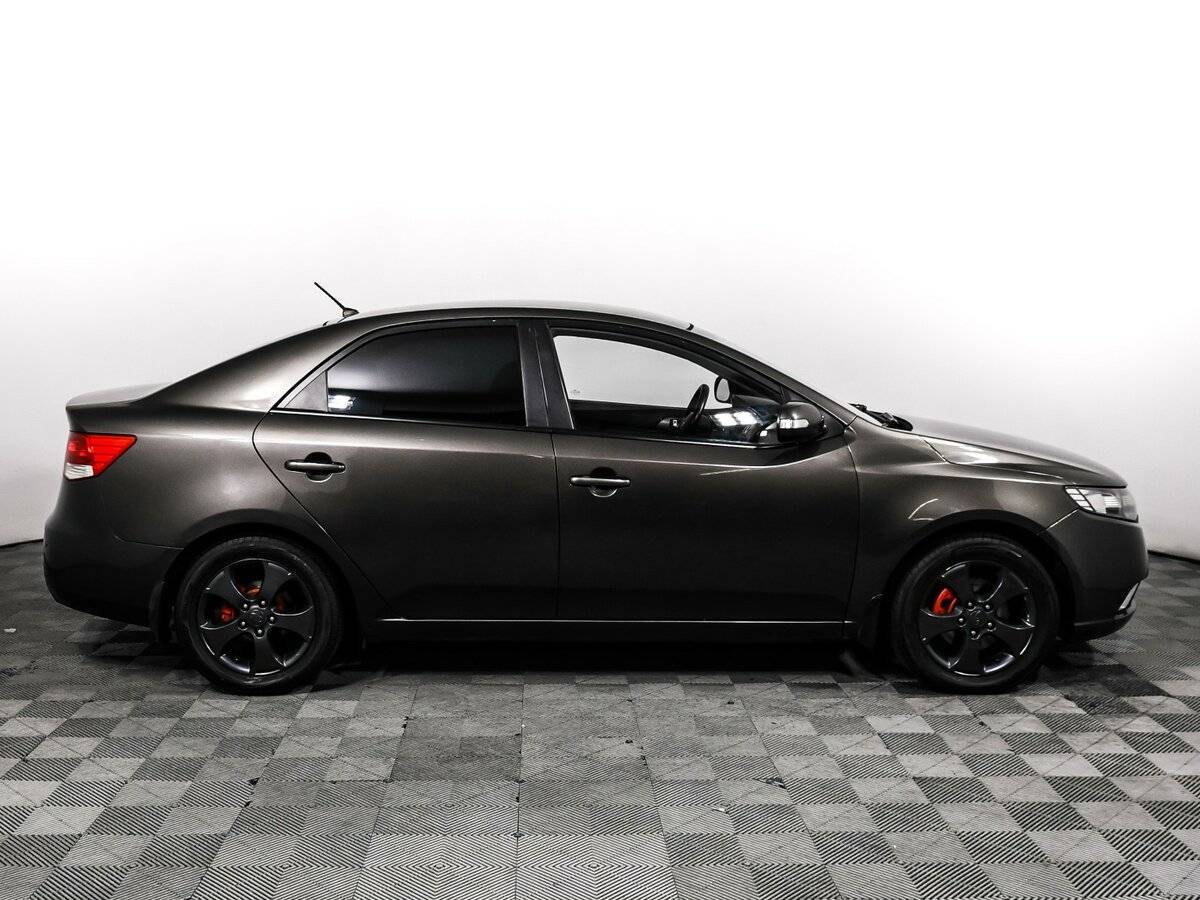 Kia Cerato с пробегом — 2010 год. Фото: #3