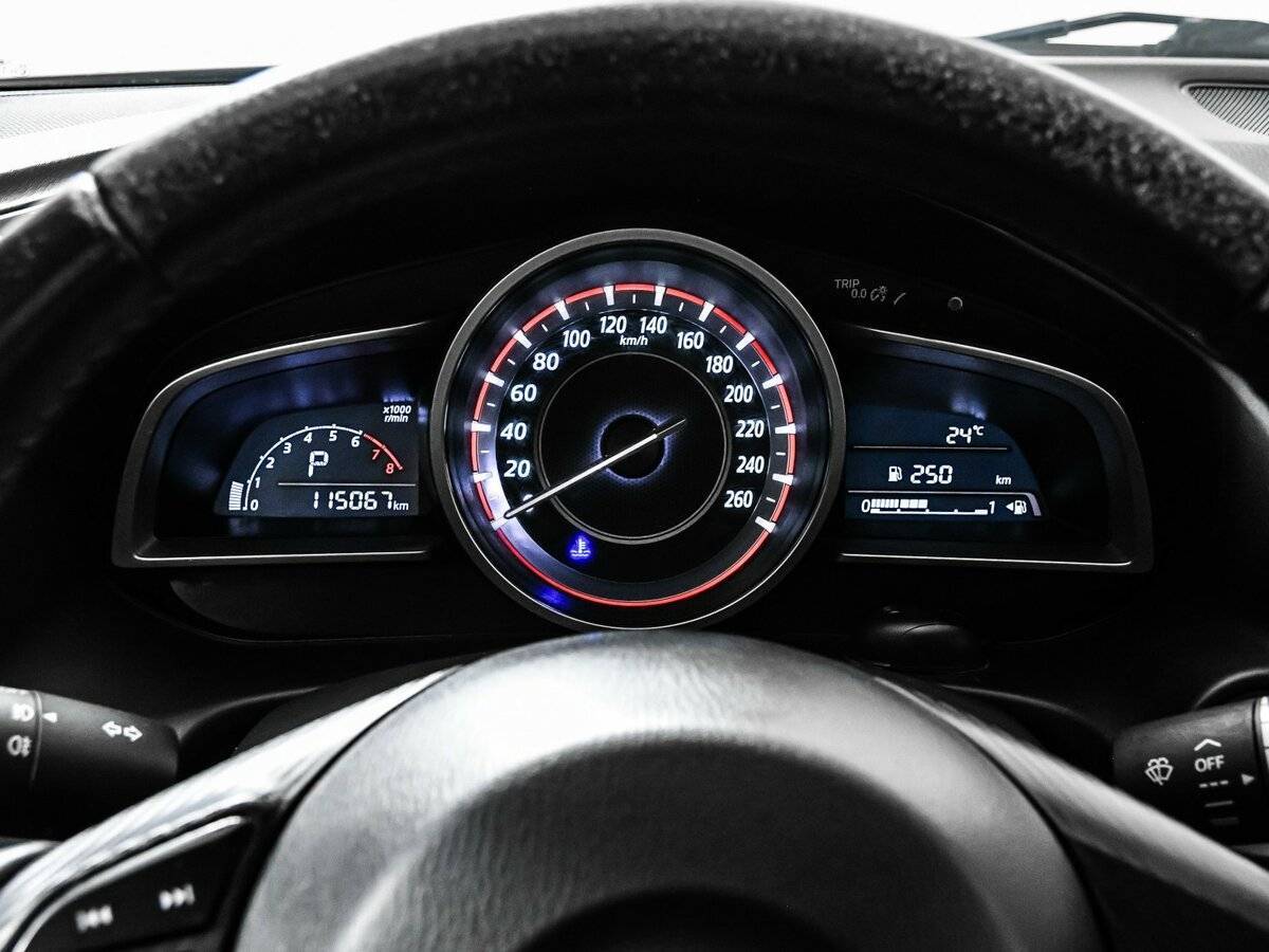 Mazda 3 с пробегом — 2014 год. Фото: #9