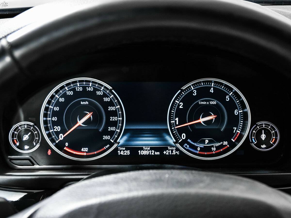 BMW 5 серии с пробегом — 2015 год. Фото: #9