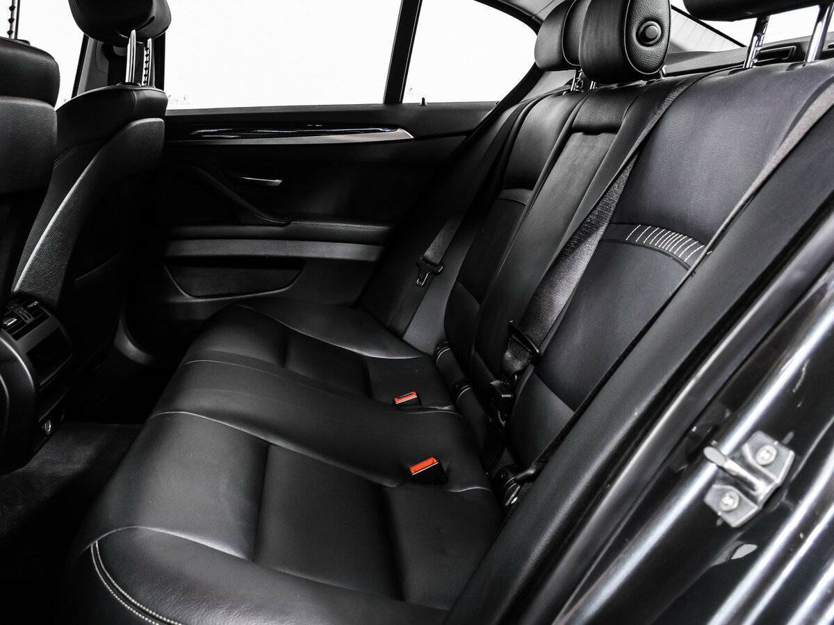 BMW 5 серии с пробегом — 2015 год. Фото: #12