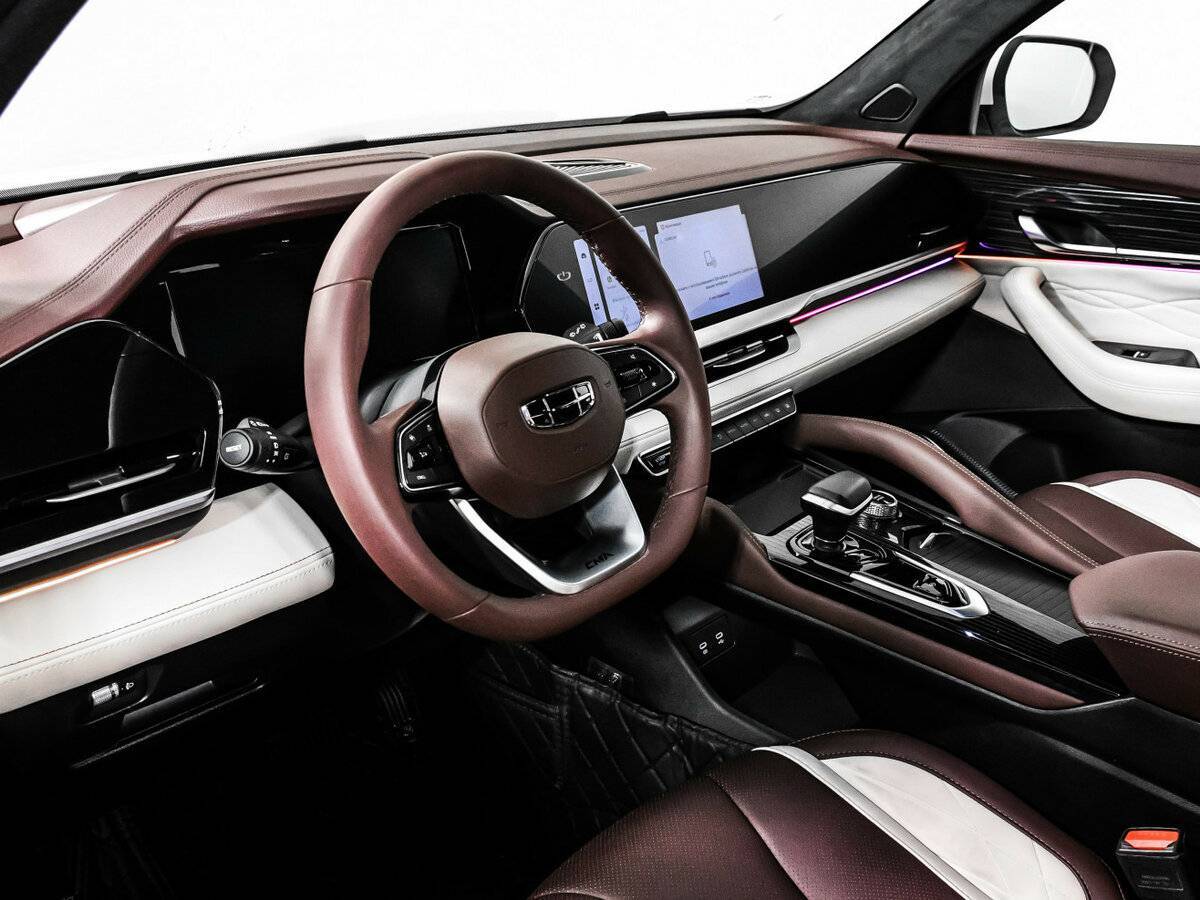 Geely Monjaro с пробегом — 2023 год. Фото: #12