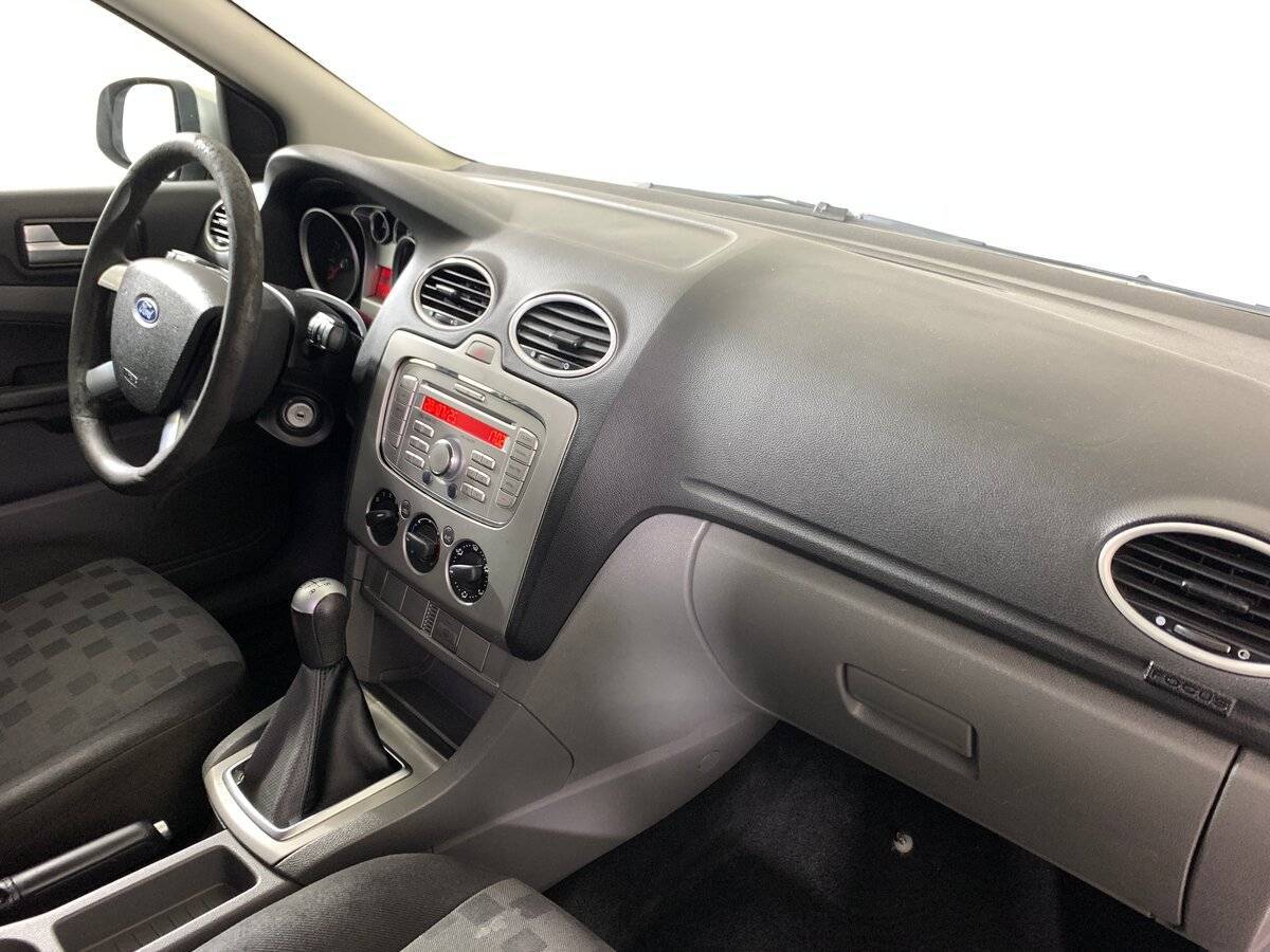 Ford Focus с пробегом — 2009 год. Фото: #9