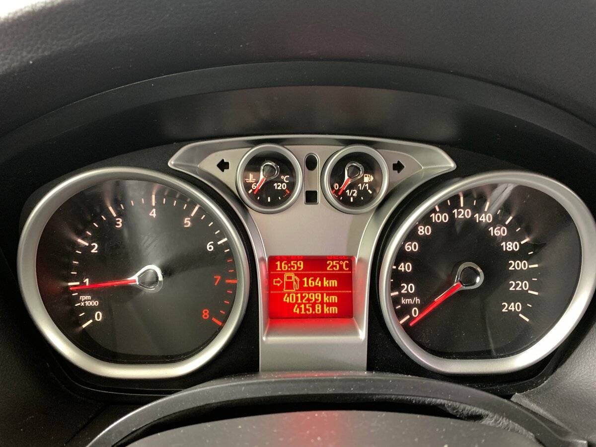 Ford Focus с пробегом — 2009 год. Фото: #10