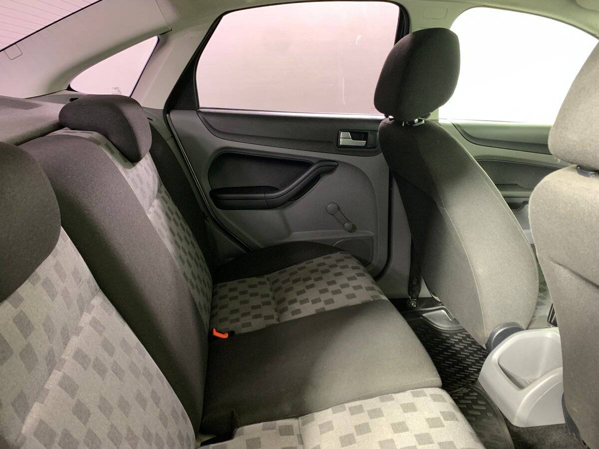 Ford Focus с пробегом — 2009 год. Фото: #13