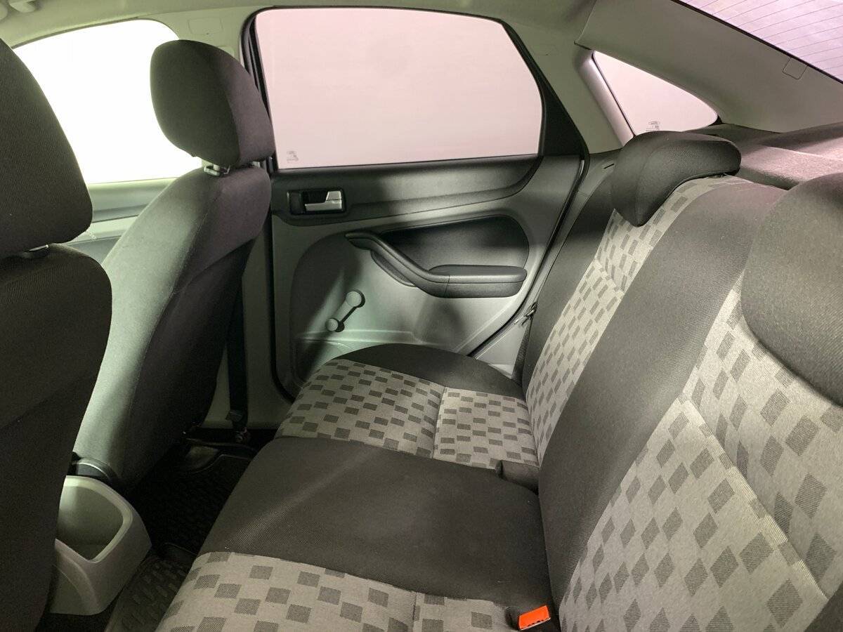 Ford Focus с пробегом — 2009 год. Фото: #14