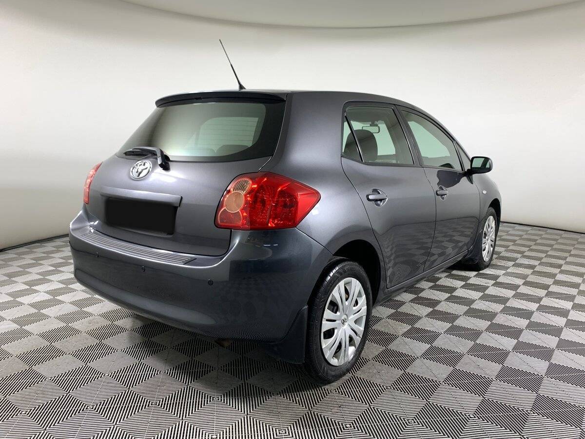 Toyota Auris с пробегом — 2007 год. Фото: #4