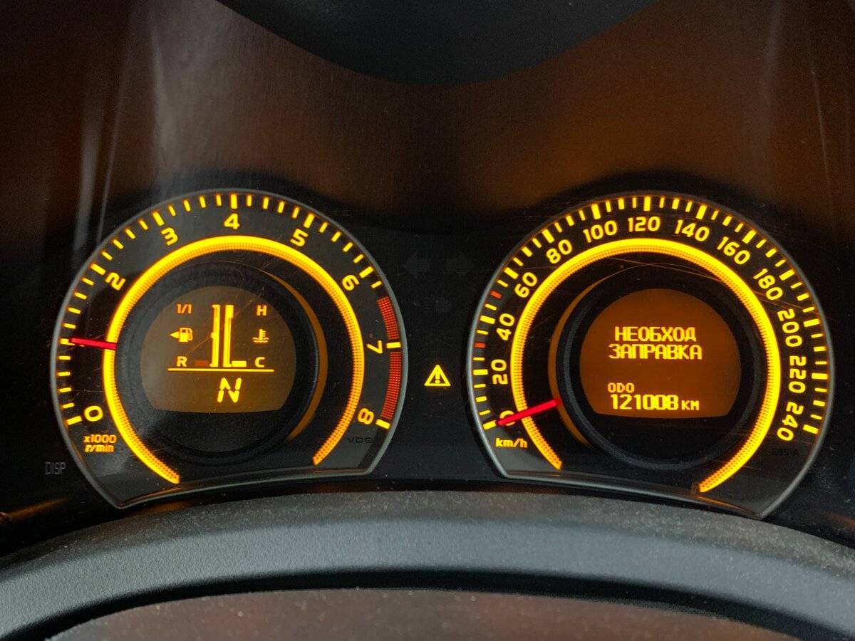 Toyota Auris с пробегом — 2007 год. Фото: #13