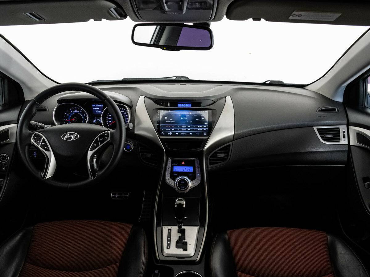 Hyundai Elantra с пробегом — 2011 год. Фото: #7