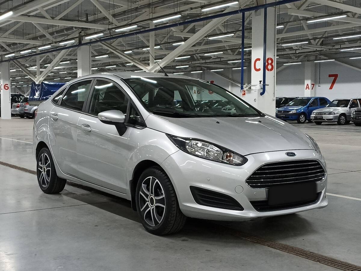 Ford Fiesta с пробегом — 2015 год. Фото: #2