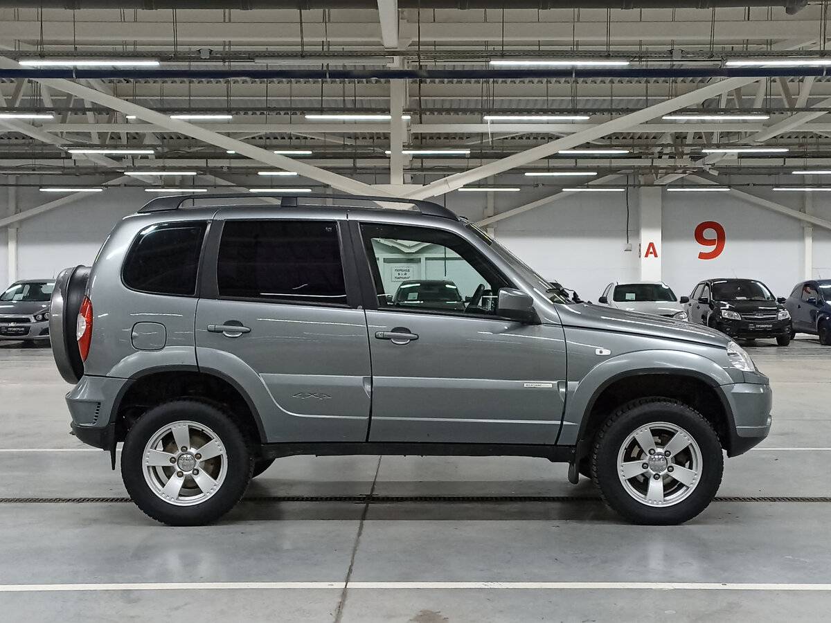 Chevrolet Niva с пробегом — 2012 год. Фото: #3