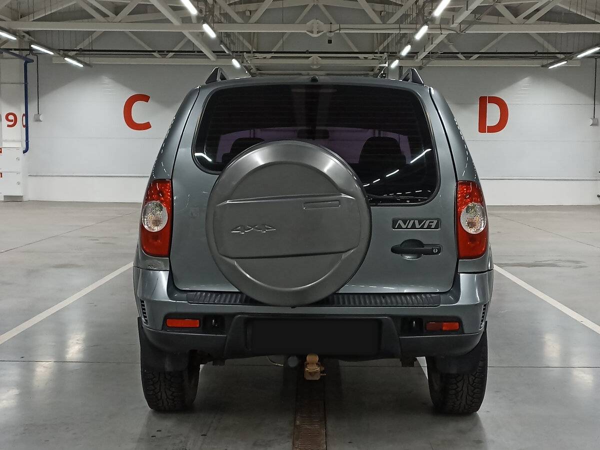 Chevrolet Niva с пробегом — 2012 год. Фото: #5