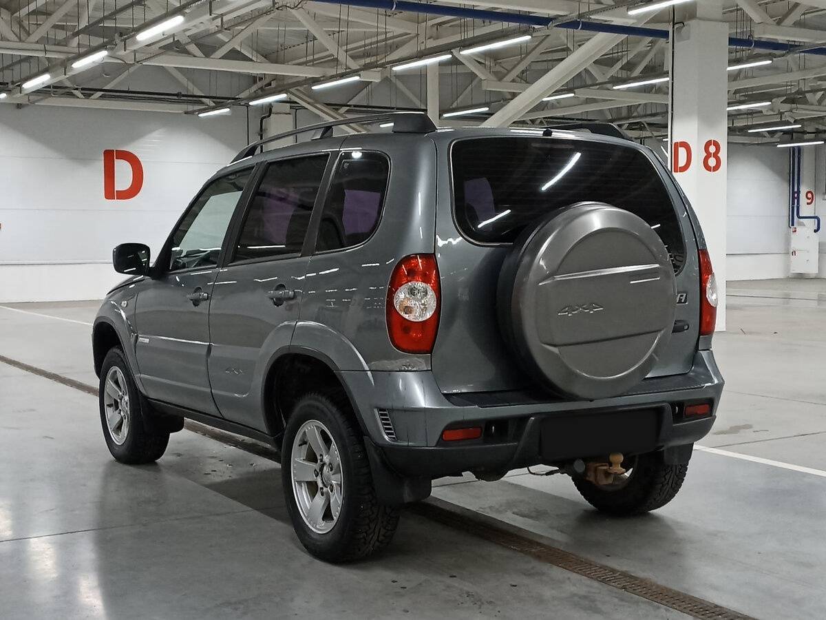 Chevrolet Niva с пробегом — 2012 год. Фото: #6