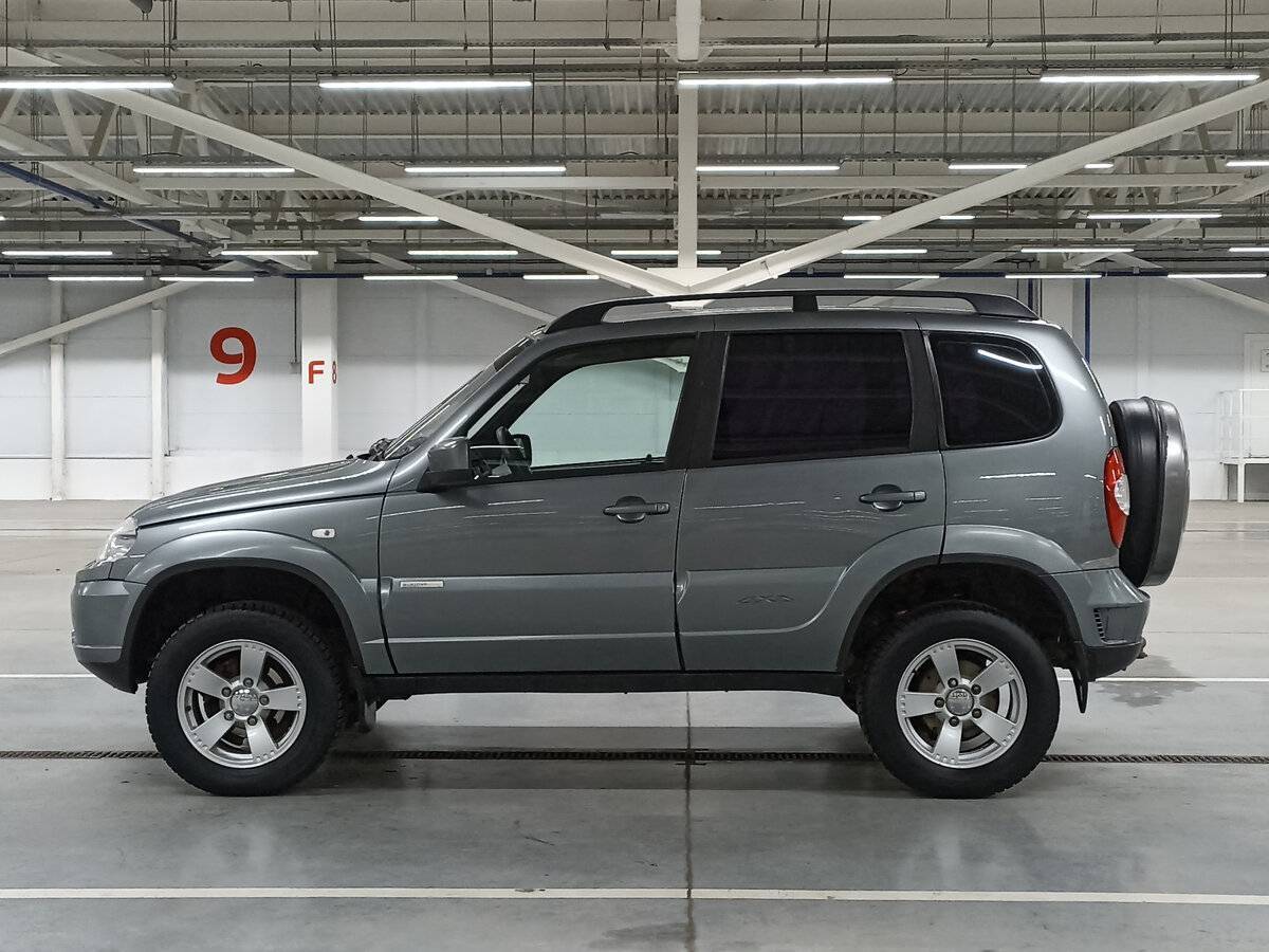 Chevrolet Niva с пробегом — 2012 год. Фото: #7