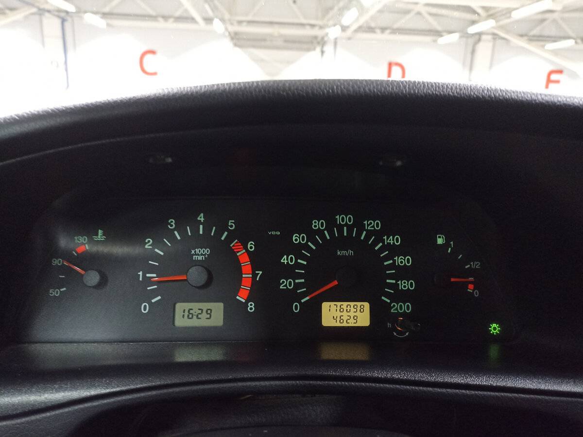 Chevrolet Niva с пробегом — 2012 год. Фото: #12